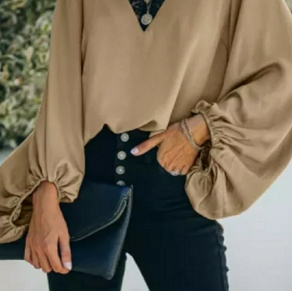 REStocked Khaki Lace V Neck Top - Picture 4 of 4